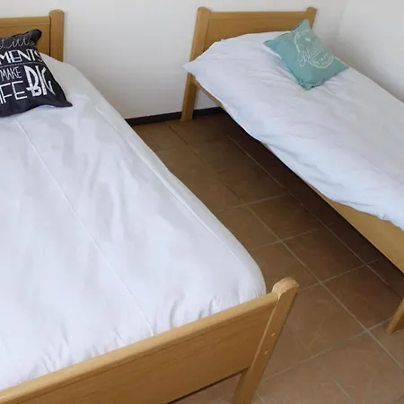 Beautiful In With 8 Bedrooms And Wifi Nyaraló