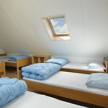 Beautiful In With 8 Bedrooms And Wifi Nyaraló *