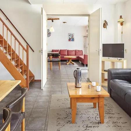 Nyaraló Beautiful In With 8 Bedrooms And Wifi *